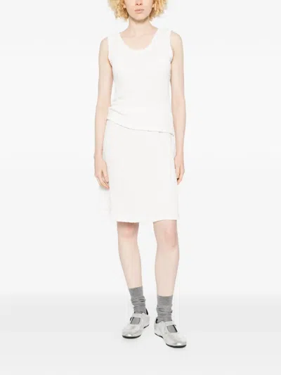 Gongdid Design Textured Sleeveless Top In White