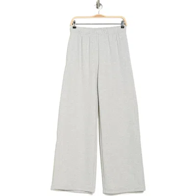 Good American Brushed Fleece Wide Leg Sweatpants In Gray