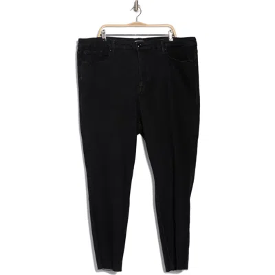 Good American Good Legs Raw Hem Skinny Jeans In K184/black