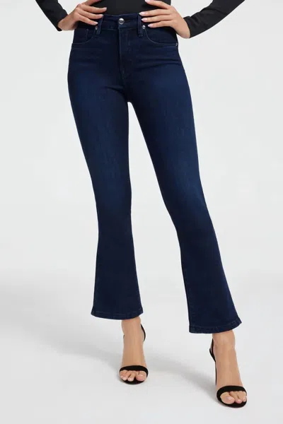 GOOD AMERICAN GOOD LEGS STRAIGHT JEAN IN BLUE224