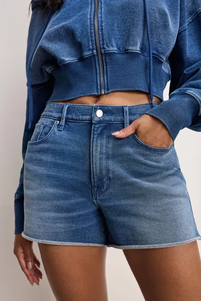 Good American Jeanius Good 90s Short In Indigo900 In Blue