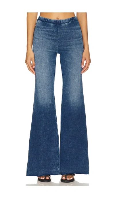 Good American Jeanius Pull On Flare Legging