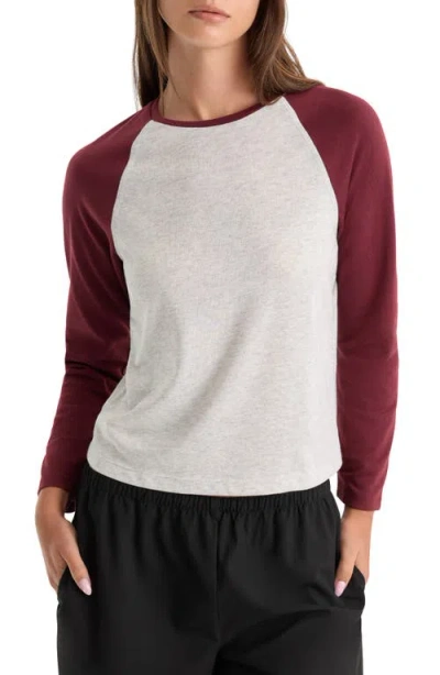 Good American Long Sleeve Raglan T-shirt In Gray