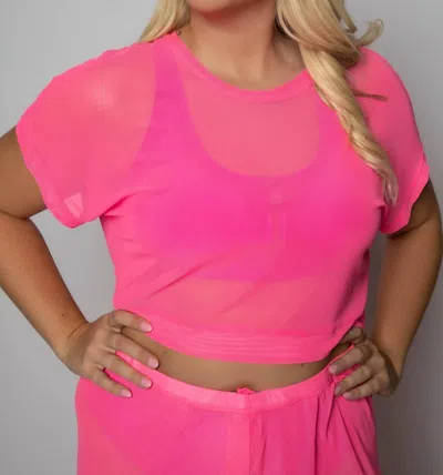 Good American Mesh Cropped Tee In Knockout Pink