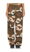 Good American Parachute Cargo Joggers In Fatigue Green Amo01