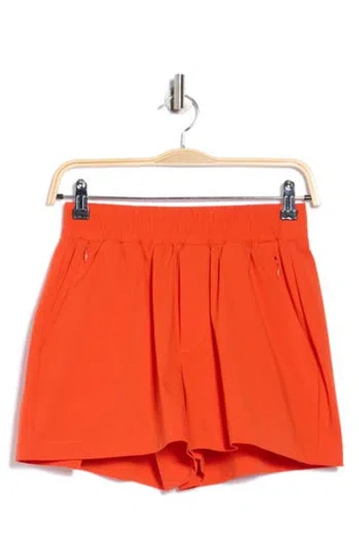 Good American Poplin Weekend Shorts In Red