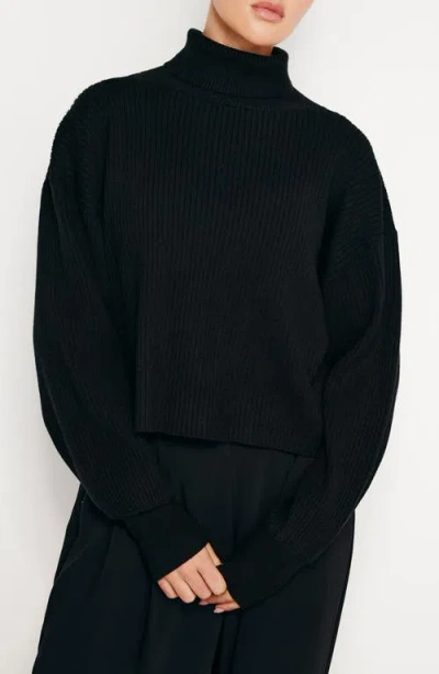 Good American Rib Bishop Sleeve Turtleneck Sweater In Black001