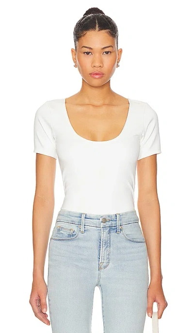 Good American Scuba Scoop Crop Tee White001