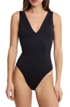 Good American Sculpting Deep V-neck Bodysuit In Black