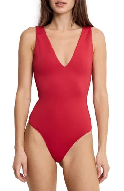 Good American Sculpting Deep V-neck Bodysuit In Ruby