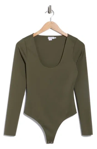 Good American Sculpting Scoop Neck Bodysuit In Brown