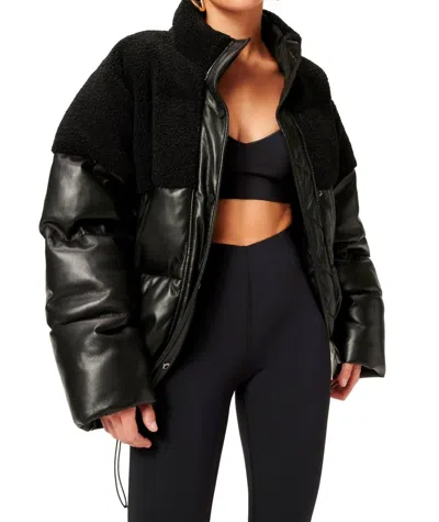 Good American Sherpa Mix Cocoon Puffer Jacket In Black