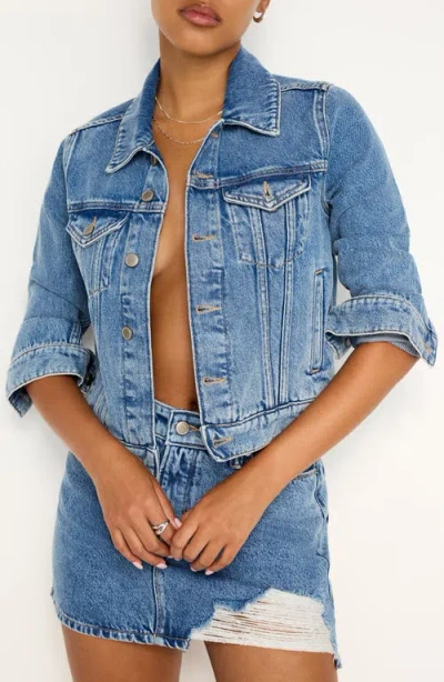 Good American Shrunken Crop Denim Trucker Jacket In Indigo682