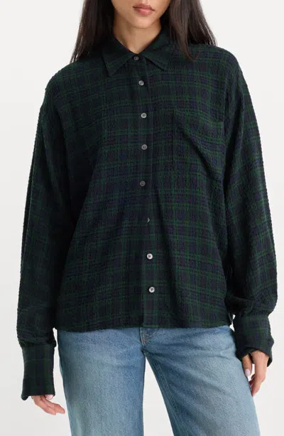 Good American The Crinkle Easy Plaid Shirt In Green