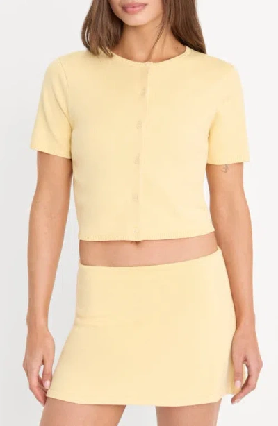 Good American The Keepsake Crop Cardigan In Yellow