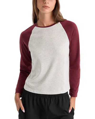 Good American Contrast Sleeve Raglan Long Sleeve Tee In Gray