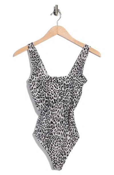 Good American Weightless Sculpting Modern Bodysuit In Black And Grey Leopard