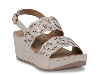 Good Choice Alexia Wedge Sandal In Gold
