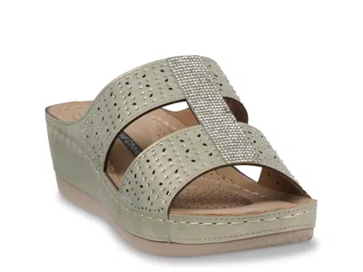 Good Choice Carrie Wedge Sandal In Green