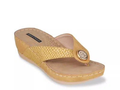 Good Choice Dafni Wedge Sandal In Yellow
