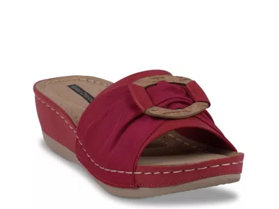 Good Choice Ellen Wedge Sandal In Red