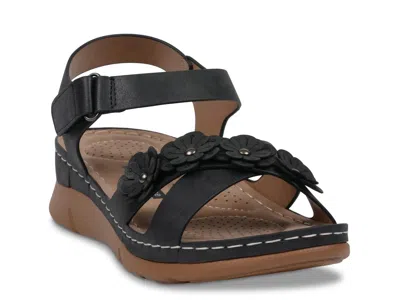 Good Choice Faye Wedge Sandal In Black