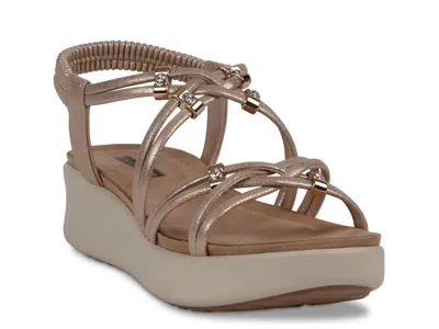 Good Choice Fran Wedge Sandal In Gold