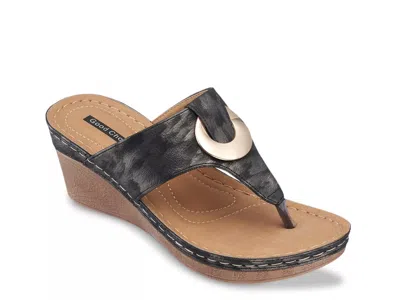 Good Choice Genelle Wedge Sandal In Multi