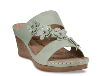 Good Choice Halia Wedge Sandal In Green