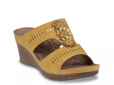 Good Choice Lisette Wedge Sandal In Yellow