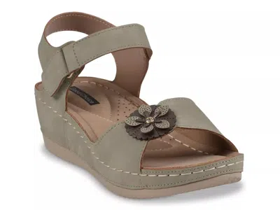 Good Choice Maxwell Wedge Sandal In Green