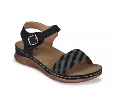 Good Choice Millis Wedge Sandal In Black