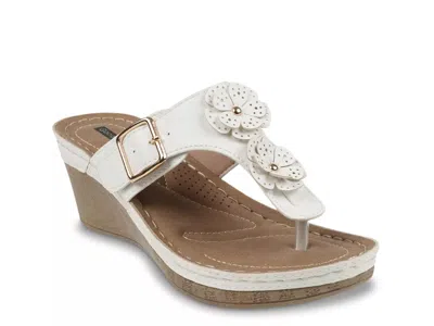 Good Choice Narbone Wedge Sandal In White