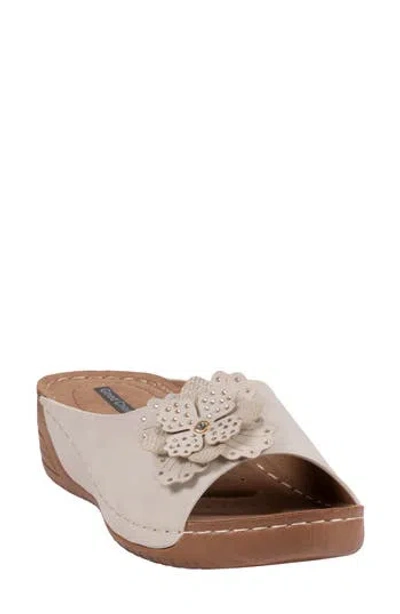 Good Choice New York Clover Comfort Clog In Neutral
