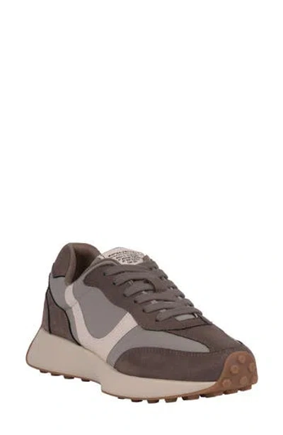 Good Choice New York Howell Sneaker In Taupe