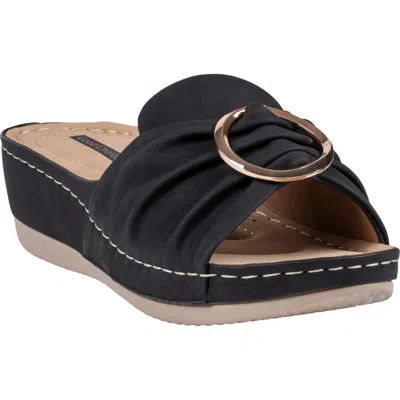 Good Choice New York Isola Hardware Wedge Sandal In Black