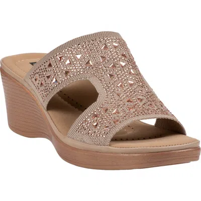Good Choice New York Jaeya Wedge Sandal In Neutral