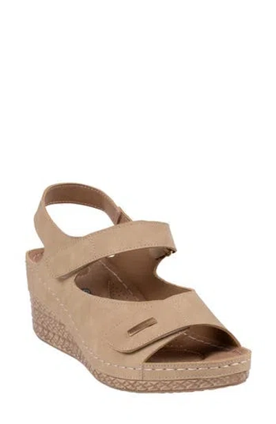 Good Choice New York Keltie Wedge Sandal In Brown