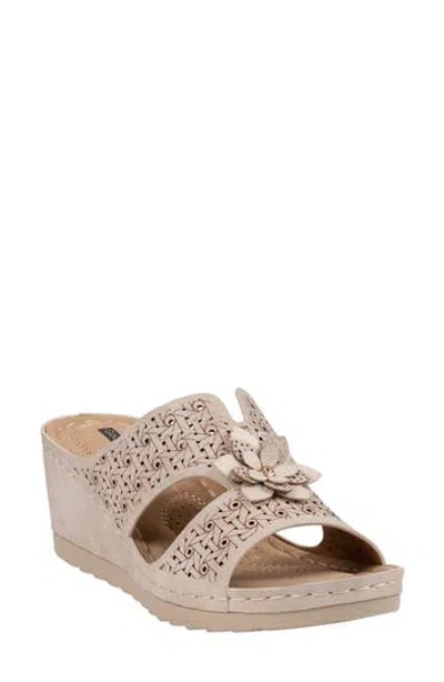 Good Choice New York Nancia Wedge Sandal In Multi