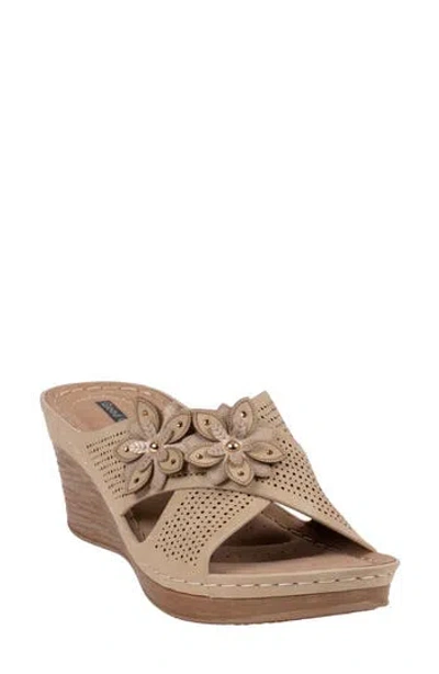 Good Choice New York Nylie Platform Wedge Slide Sandal In Brown