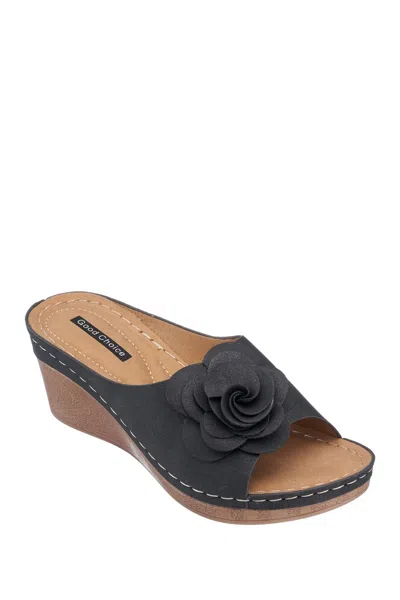Good Choice New York Tokyo Floral Wedge Sandal In Black