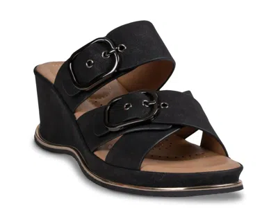 Good Choice Olana Wedge Sandal In Black