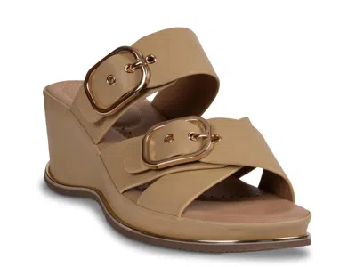 Good Choice Olana Wedge Sandal In Brown