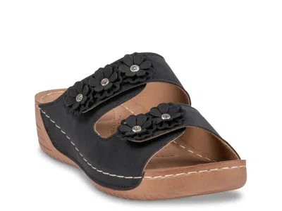 Good Choice Raelyn Wedge Sandal In Black