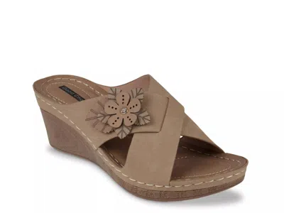 Good Choice Selly Wedge Sandal In Multi