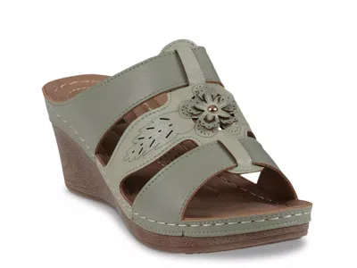 Good Choice Spring Wedge Sandal In Green