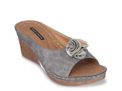 Good Choice Sydney Wedge Sandal In Gray