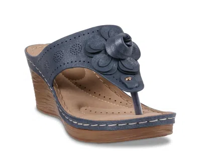 Good Choice Willa Wedge Sandal In Blue