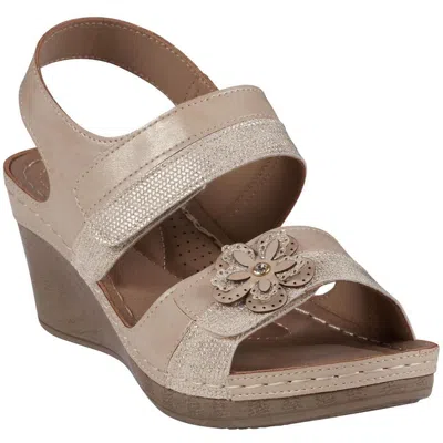 Good Choice Womens Comfort Insole Faux Leather Wedge Sandals In Gold