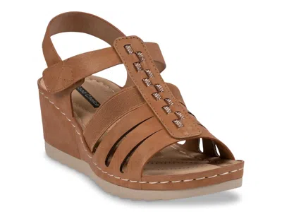Good Choice Yuna Wedge Sandal In Multi